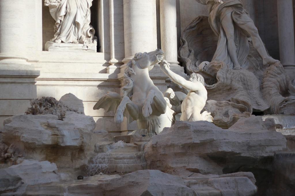 Apartment Near Trevi Fountain Roma Esterno foto